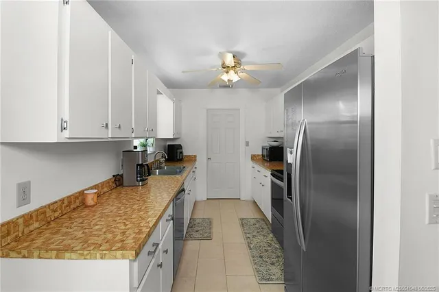 $367,500 | 4556 Southeast Beckett Avenue, Stuart, FL 34997