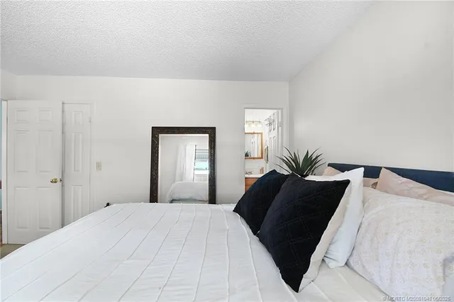 $367,500 | 4556 Southeast Beckett Avenue, Stuart, FL 34997