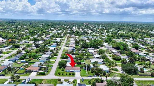 $367,500 | 4556 Southeast Beckett Avenue, Stuart, FL 34997