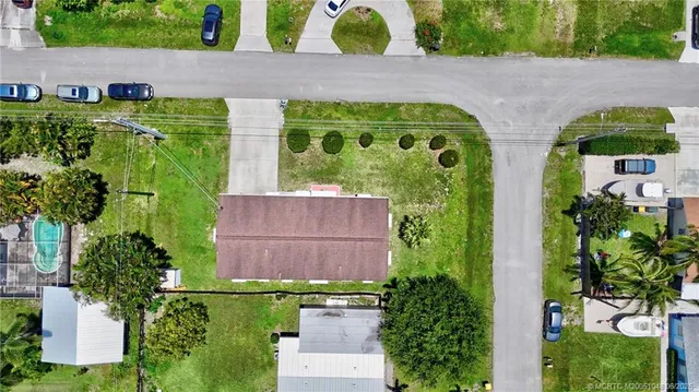 $367,500 | 4556 Southeast Beckett Avenue, Stuart, FL 34997