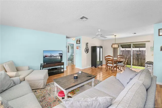 $367,500 | 4556 Southeast Beckett Avenue, Stuart, FL 34997