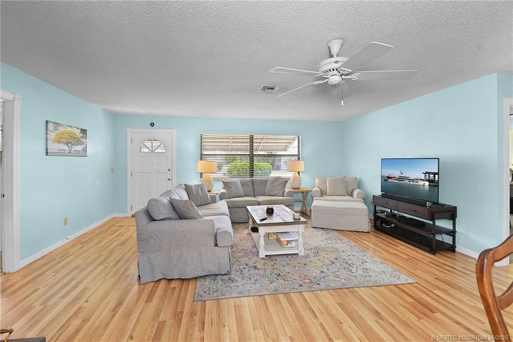 4556 Southeast Beckett Avenue Stuart, FL 34997 - Photo 5 of 34