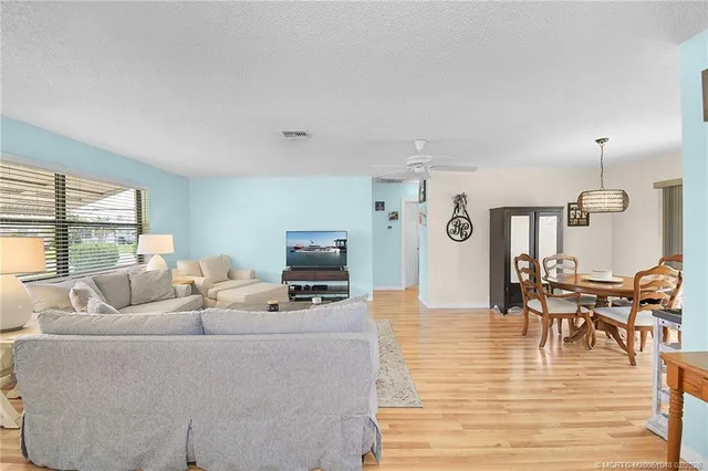 $367,500 | 4556 Southeast Beckett Avenue, Stuart, FL 34997