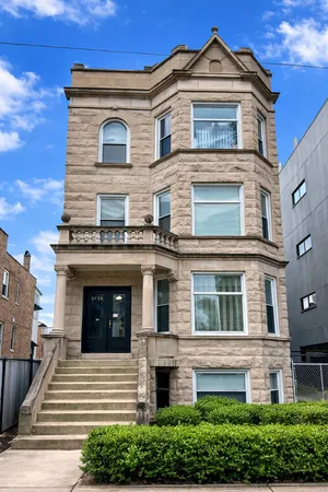 $2,100 | 2729 West Hirsch Street, Unit 2, Chicago, IL 60622