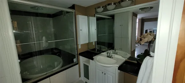 $159,990 | 7510 Hornwood Drive, Unit 1606, Houston, TX 77036