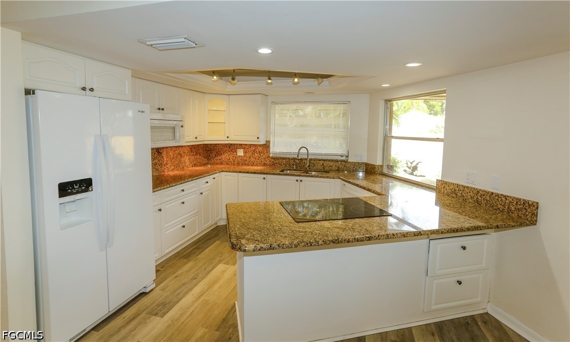 5654 Eichen Circle Fort Myers, FL 33919 - Photo 6 of 29