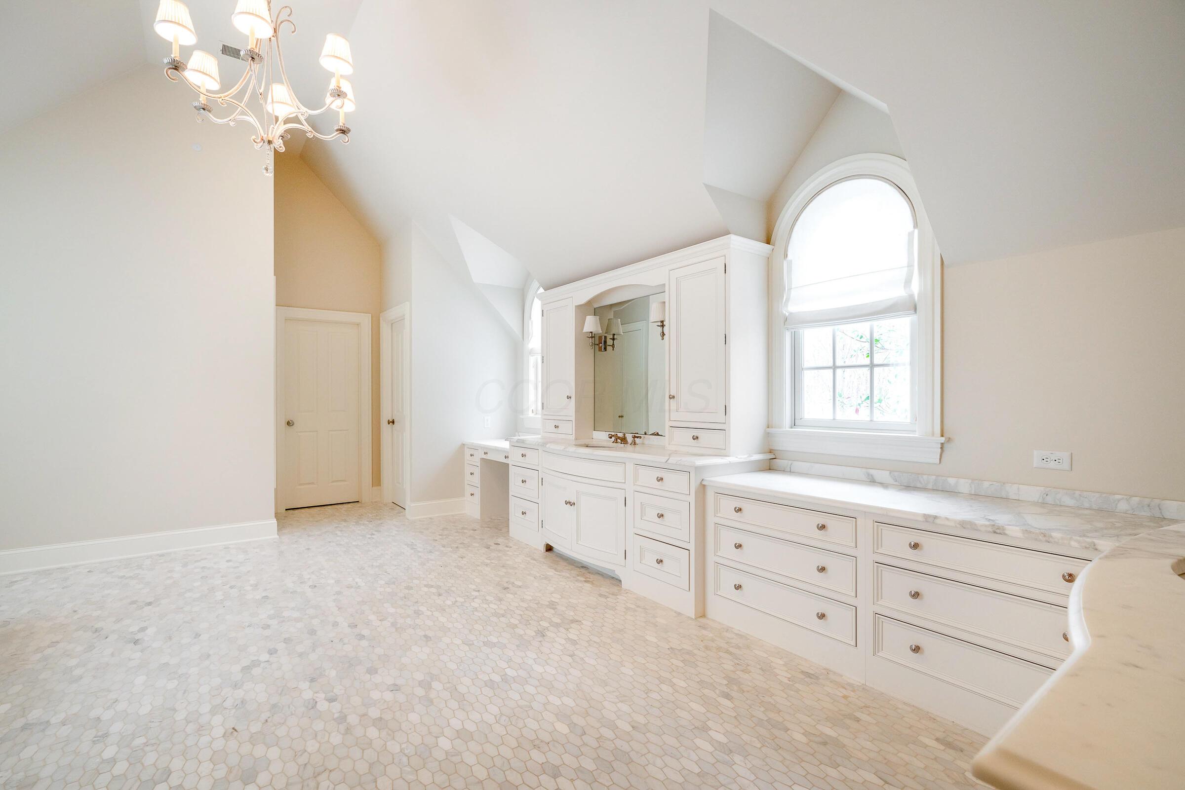 780 Home Road Delaware, OH 43015 - Photo 64 of 130 Primary Suite Full Bathroom