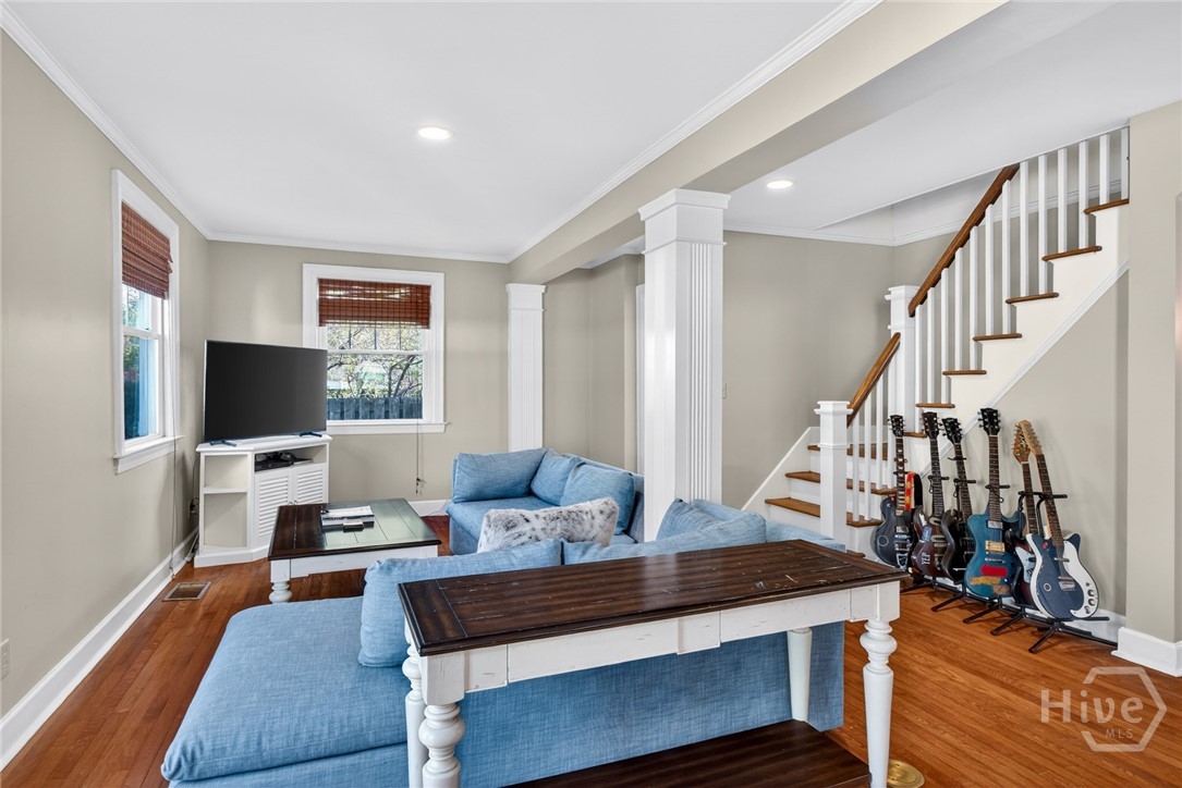 512 East 58th Street Savannah, GA 31405 - Photo 12 of 44 Entertainment area in family room