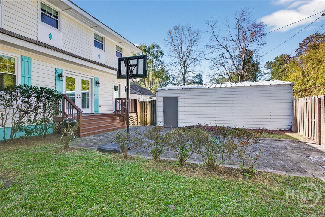 512 East 58th Street Savannah, GA 31405 - Photo 33 of 44 View of side of garage from backyard