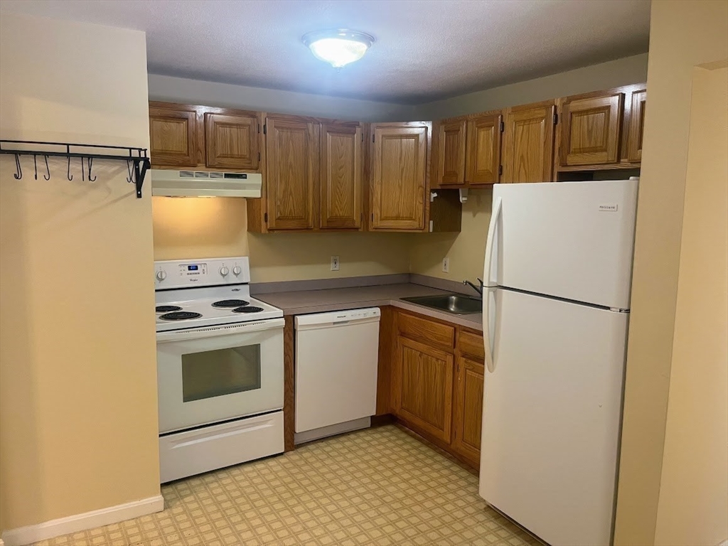 380a Great Road, Unit A204 Acton, MA 01720 - Photo 4 of 11