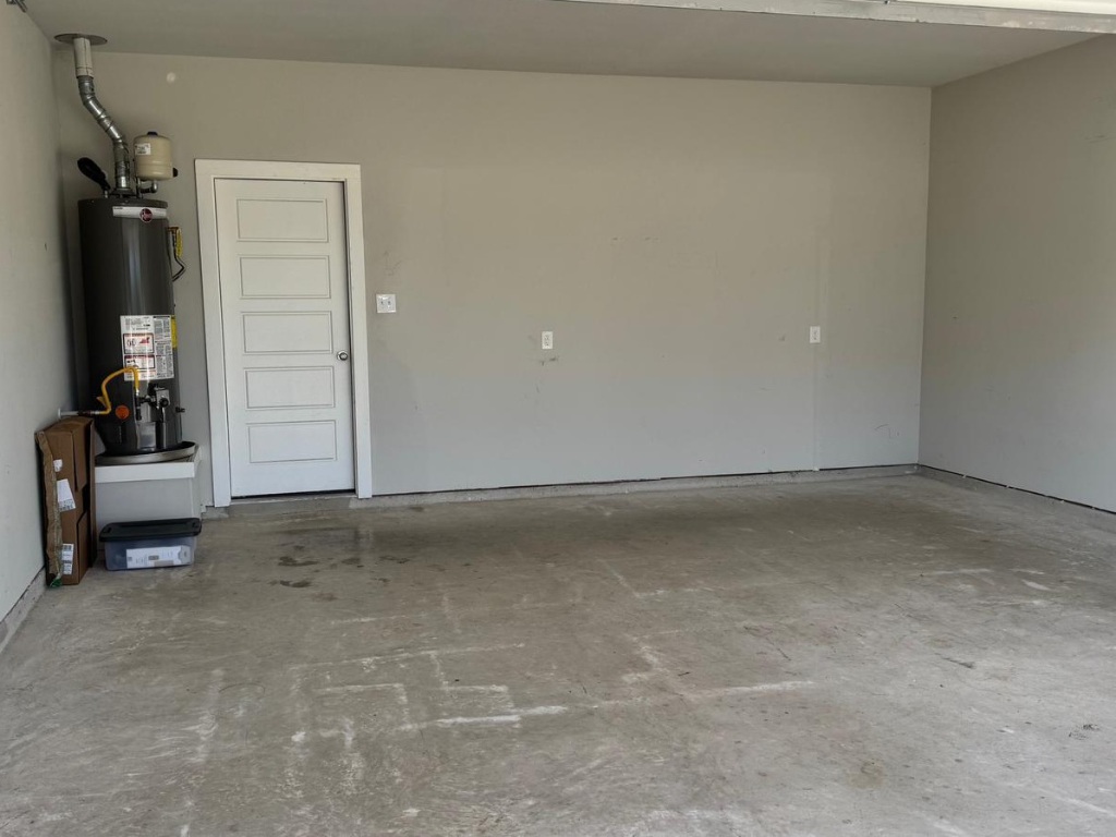 9111 Spigel Way Converse, TX 78109 - Photo 12 of 13 a view of a room with a bench