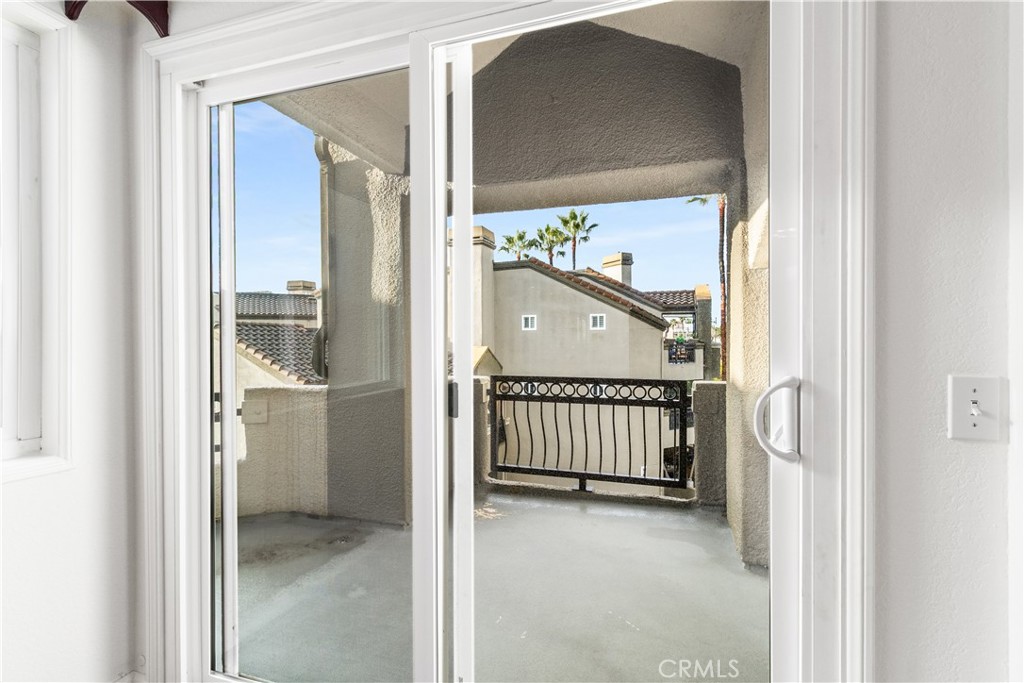 430 Lake Street, Unit 304 Huntington Beach, CA 92648 - Photo 12 of 46