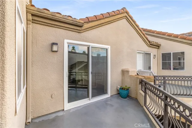 $915,000 | 430 Lake Street, Unit 304, Huntington Beach, CA 92648