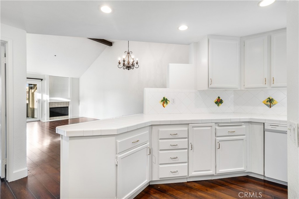 430 Lake Street, Unit 304 Huntington Beach, CA 92648 - Photo 19 of 46