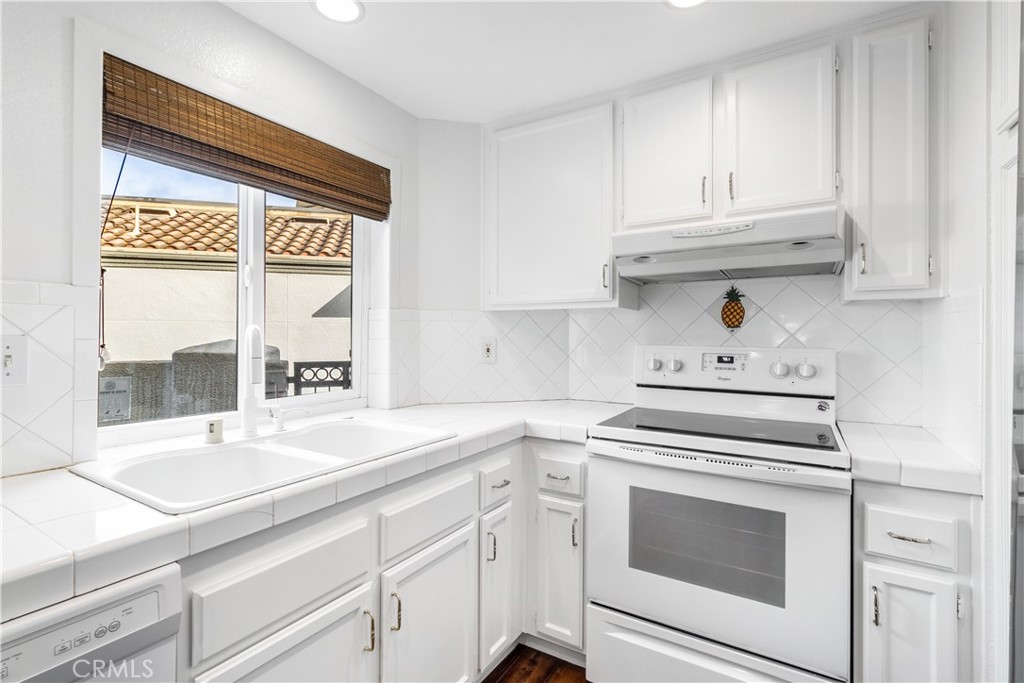 430 Lake Street, Unit 304 Huntington Beach, CA 92648 - Photo 22 of 46