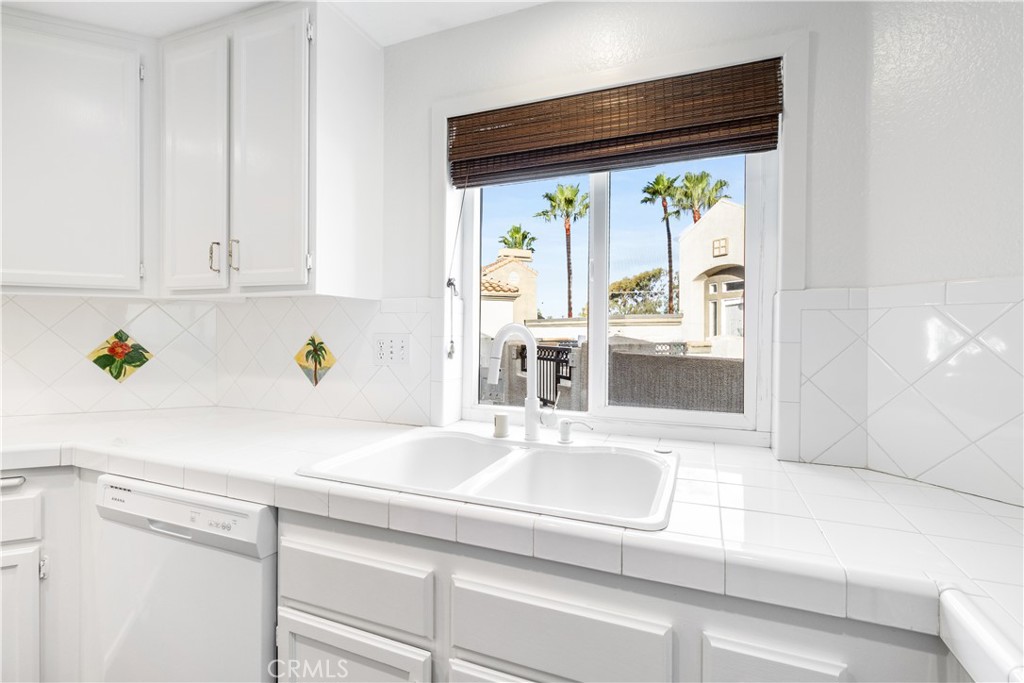 430 Lake Street, Unit 304 Huntington Beach, CA 92648 - Photo 23 of 46