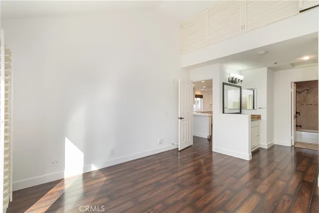 $915,000 | 430 Lake Street, Unit 304, Huntington Beach, CA 92648