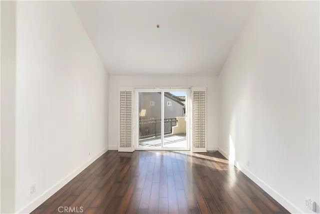 $915,000 | 430 Lake Street, Unit 304, Huntington Beach, CA 92648