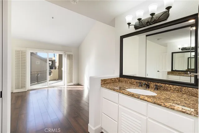 $915,000 | 430 Lake Street, Unit 304, Huntington Beach, CA 92648