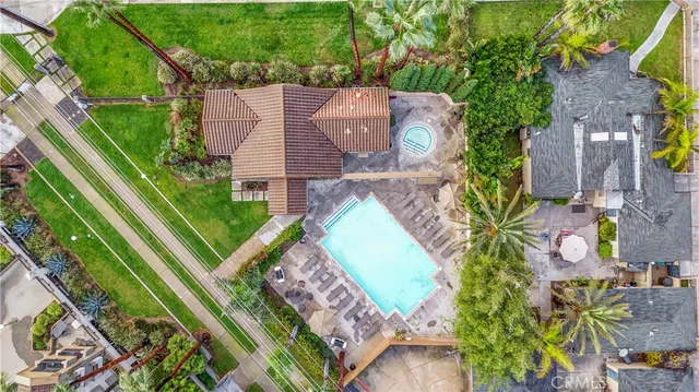 $915,000 | 430 Lake Street, Unit 304, Huntington Beach, CA 92648