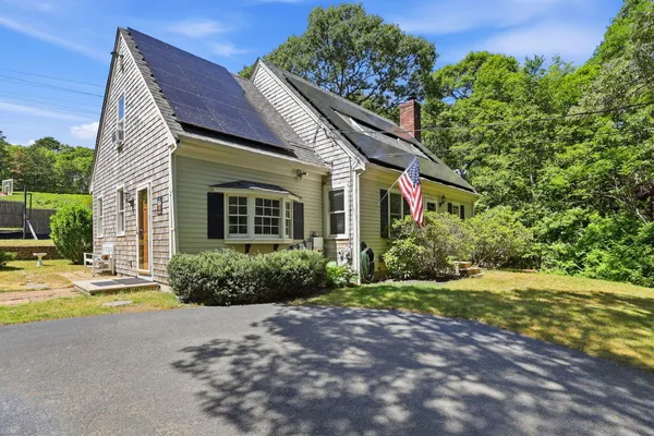 $699,000 | 10 Martha's Way, Centerville, MA 02632