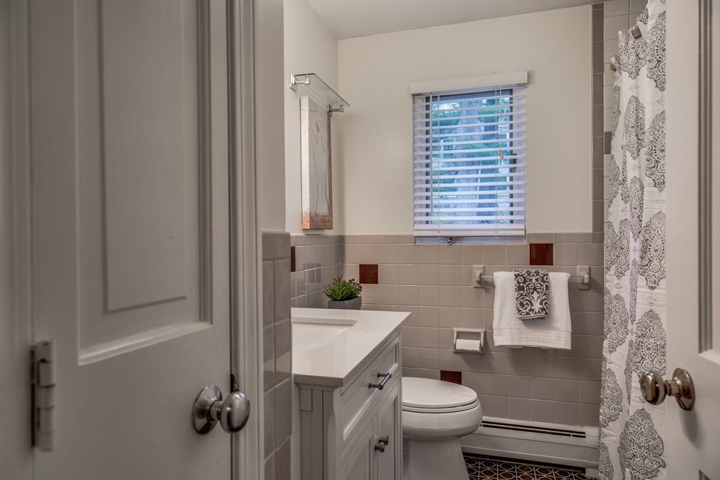 11 Whittier Road Wakefield, MA 01880 - Photo 8 of 19 Gallery Image 8
