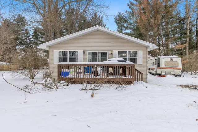 $179,900 | 8660 Wood Street, Mecosta, MI 49332