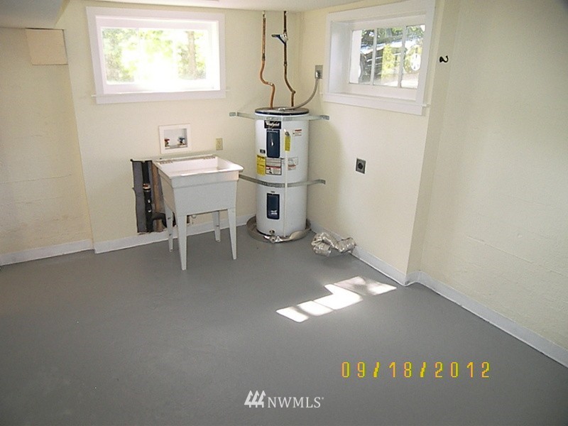 2602 Perry Avenue Bremerton, WA 98310 - Photo 12 of 15 Gallery Image 12