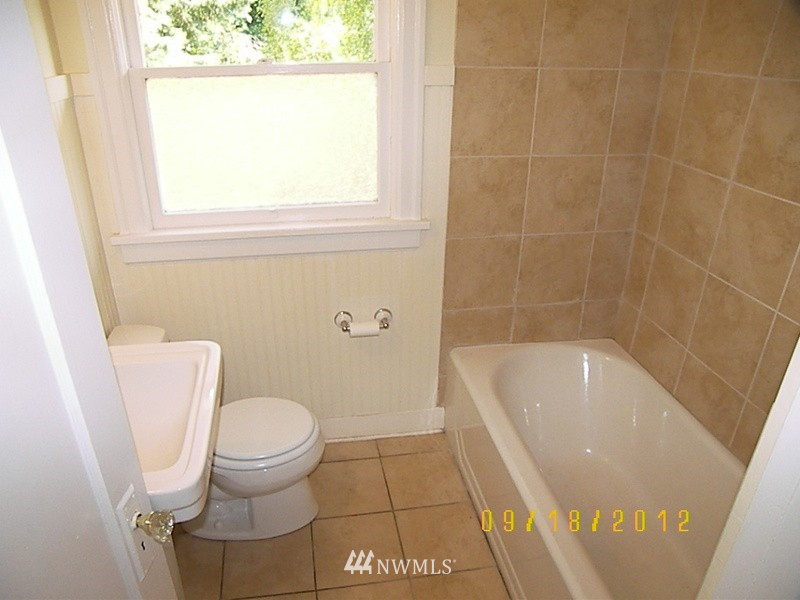 2602 Perry Avenue Bremerton, WA 98310 - Photo 8 of 15 Gallery Image 8
