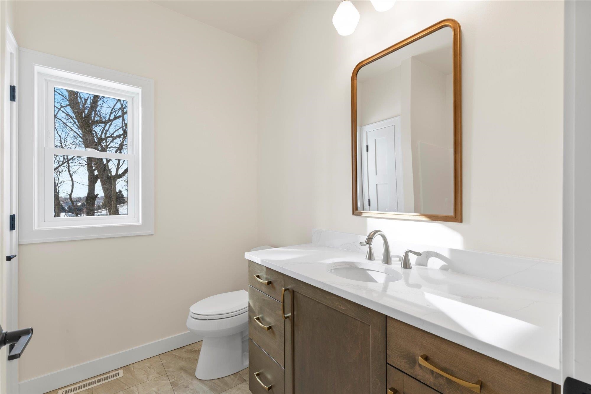 1108 Pinecrest Road Green Bay, WI 54313 - Photo 12 of 39