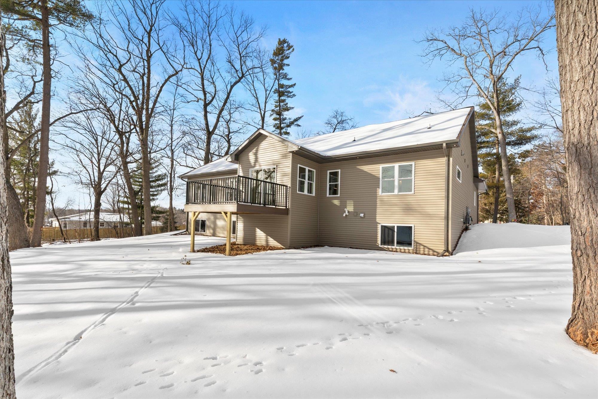 1108 Pinecrest Road Green Bay, WI 54313 - Photo 7 of 39