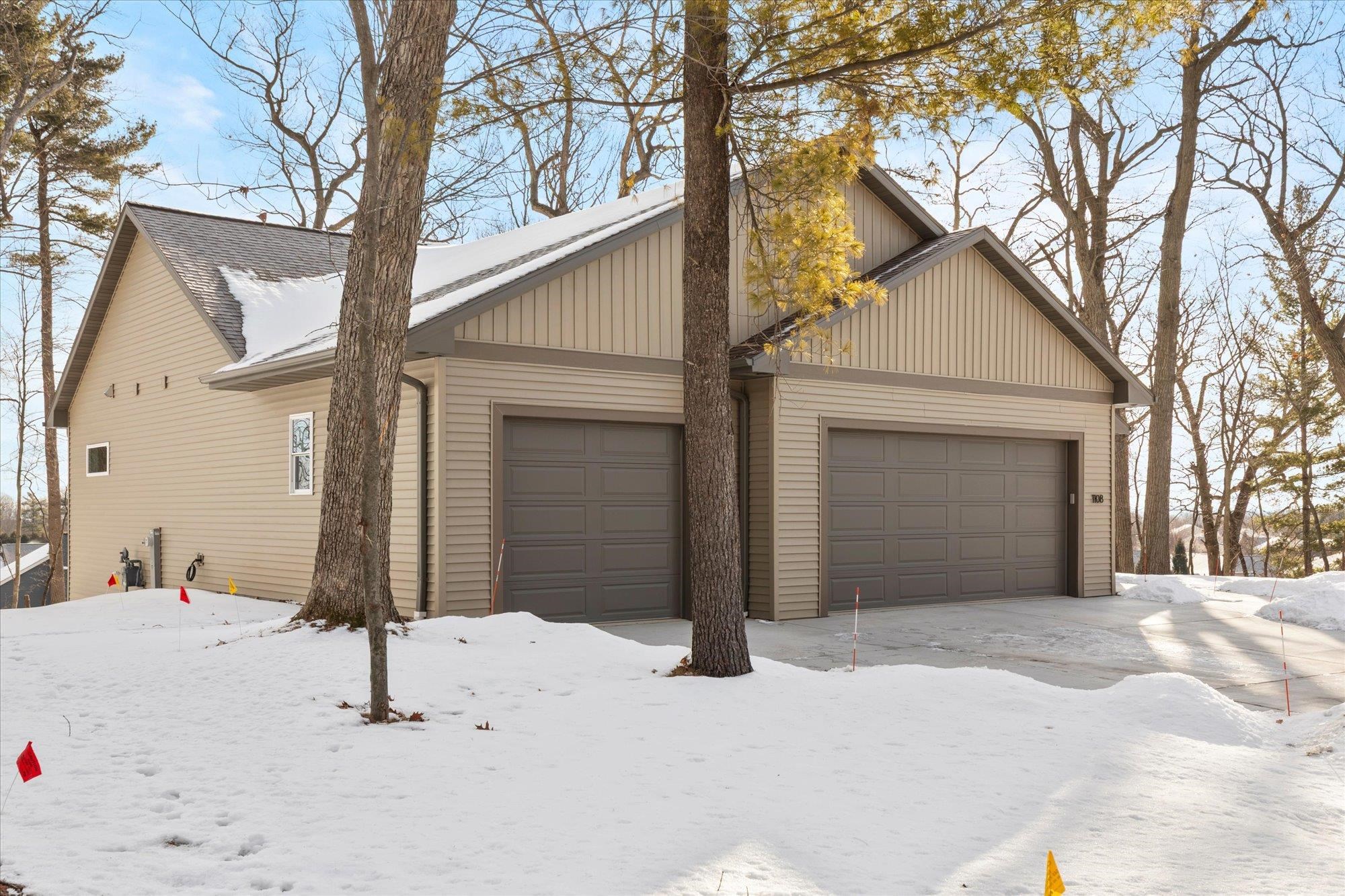 1108 Pinecrest Road Green Bay, WI 54313 - Photo 8 of 39