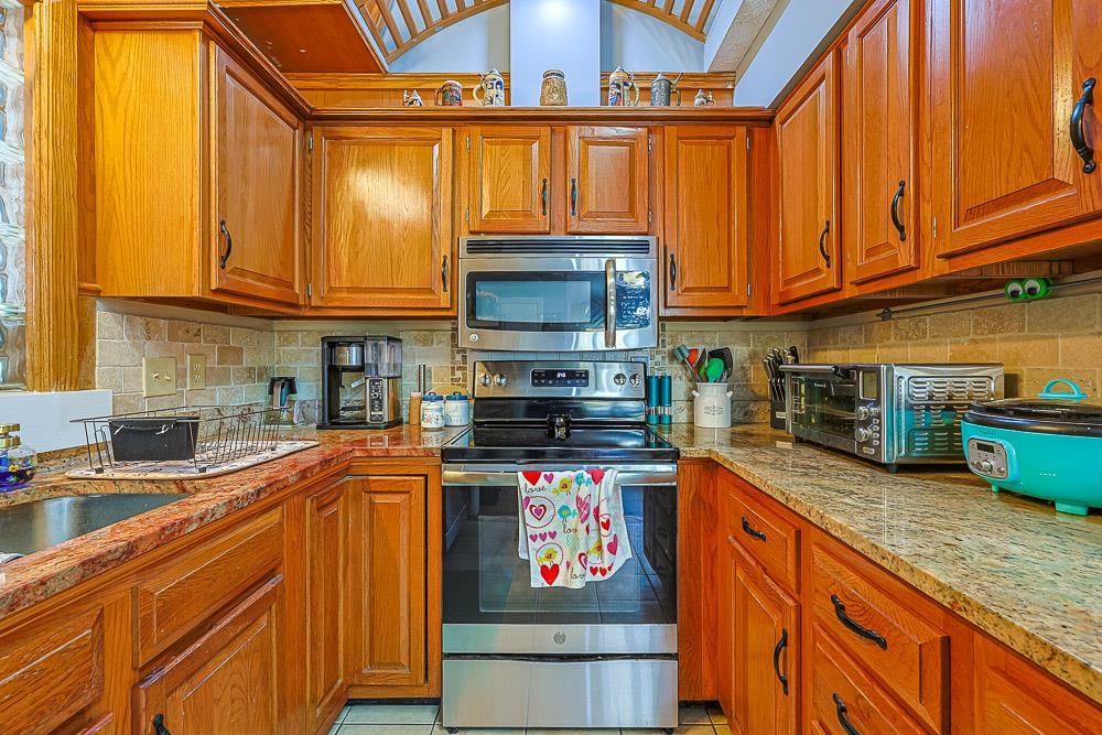 95 Channing Drive Little River, SC 29566 - Photo 7 of 33