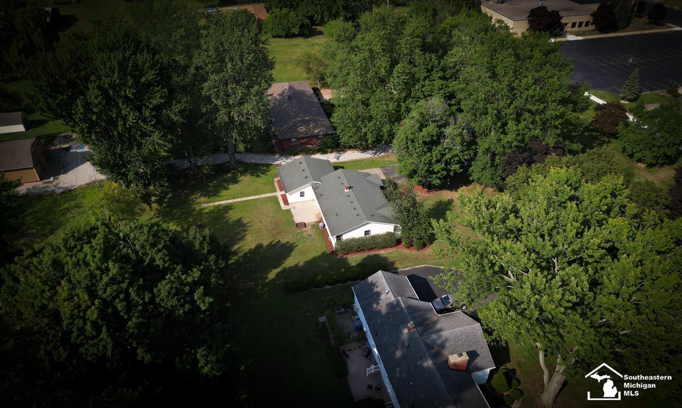 2735 Vivian Road Monroe, MI 48162 - Photo 21 of 22 50150232-598ed90c-723c-4465-9d0d-0797b0117e3f.JPG