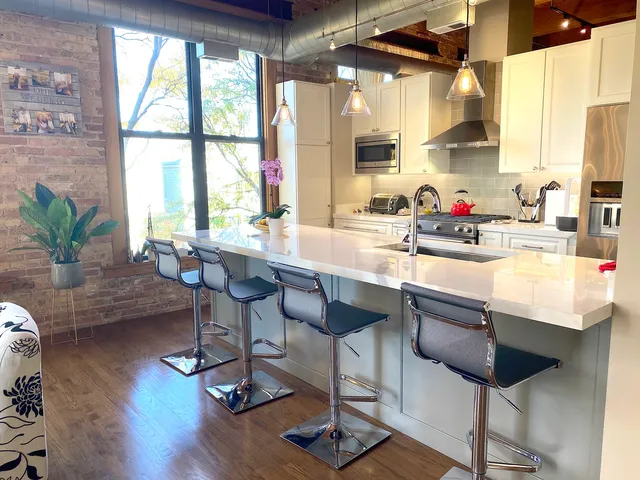 $3,500 | 2511 West Moffat Street, Unit 204D, Chicago, IL 60647