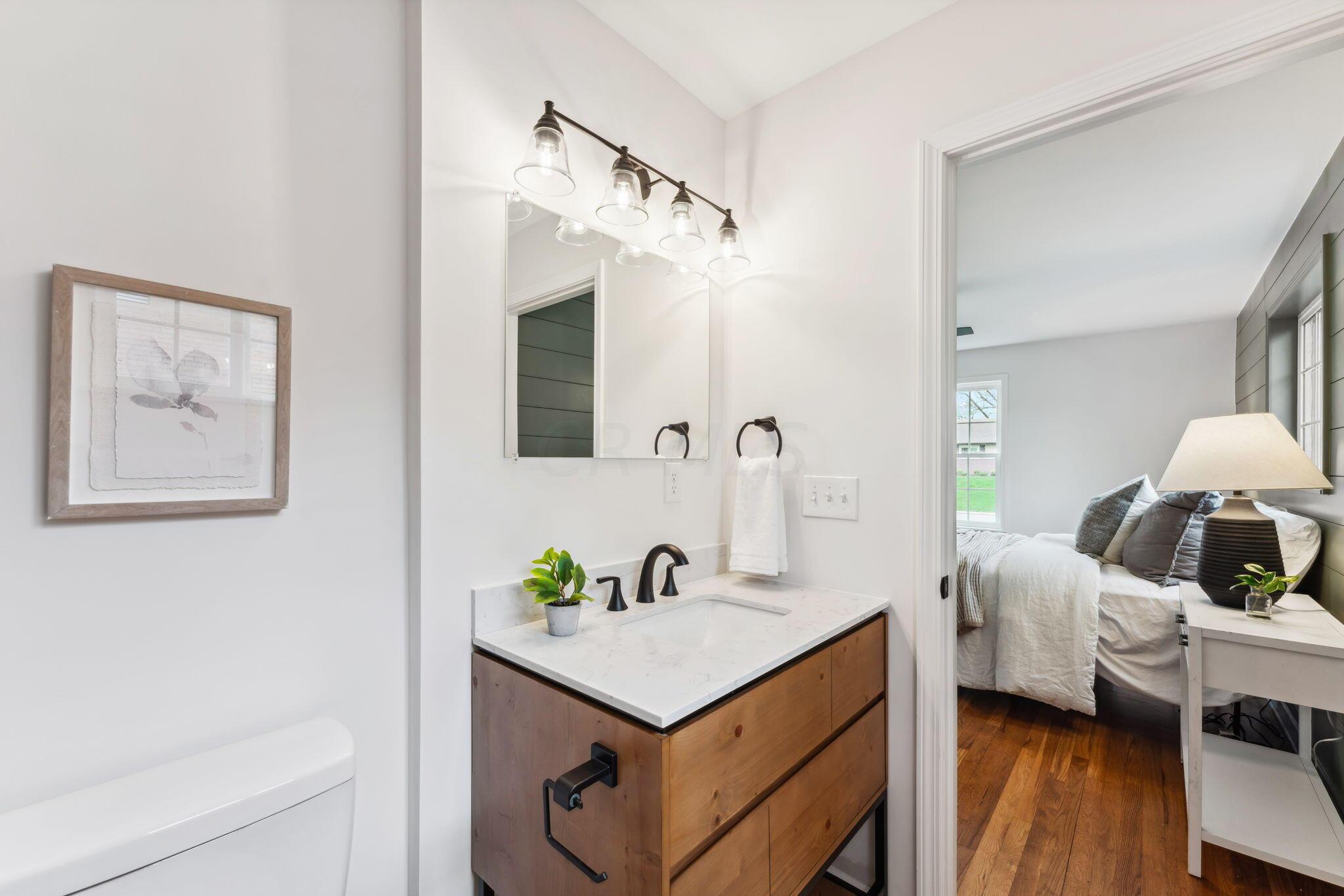 3940 Mountview Road Upper Arlington, OH 43220 - Photo 42 of 53 Ensuite Bathroom