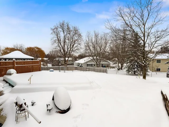 $300,000 | 13445 73rd Place North, Maple Grove, MN 55311