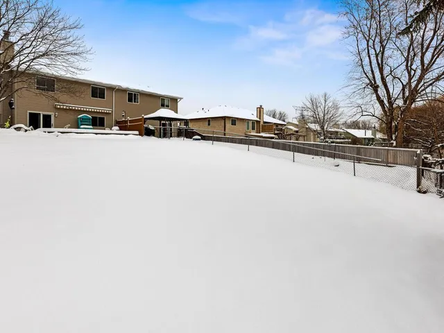 $300,000 | 13445 73rd Place North, Maple Grove, MN 55311