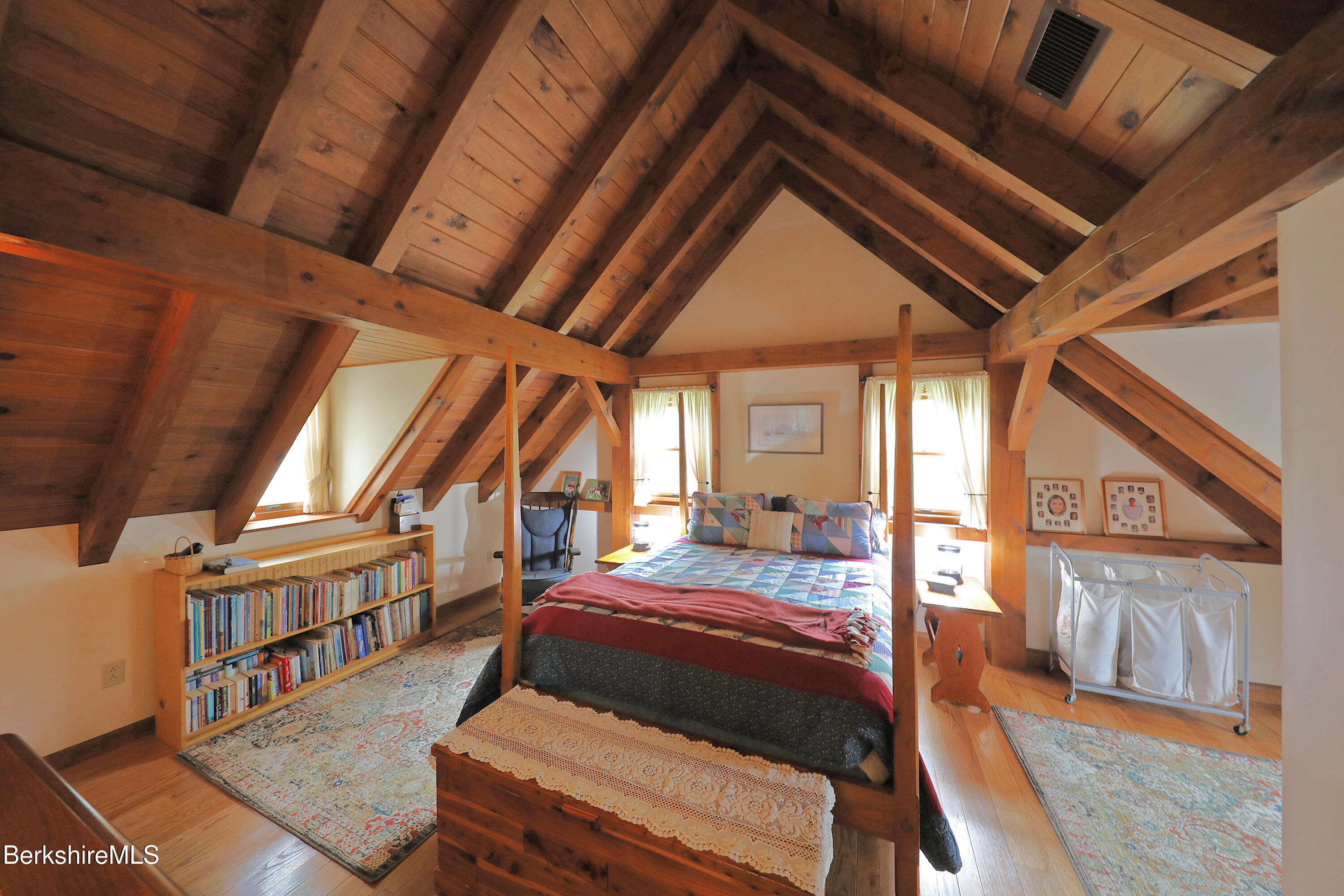 7 Stonebridge Way Tyringham, MA 01238 - Photo 22 of 46 PRIMARY W/VAULTED CEILINGS