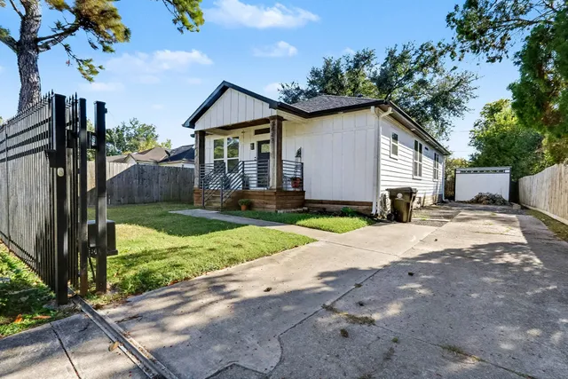 $1,900 | 3442 Noah Street, Houston, TX 77021