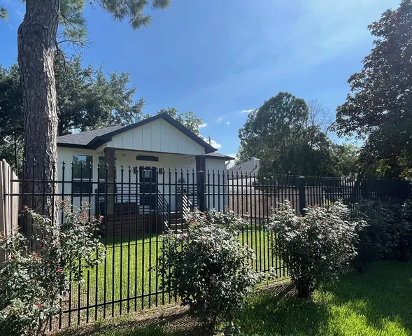 $1,900 | 3442 Noah Street, Houston, TX 77021