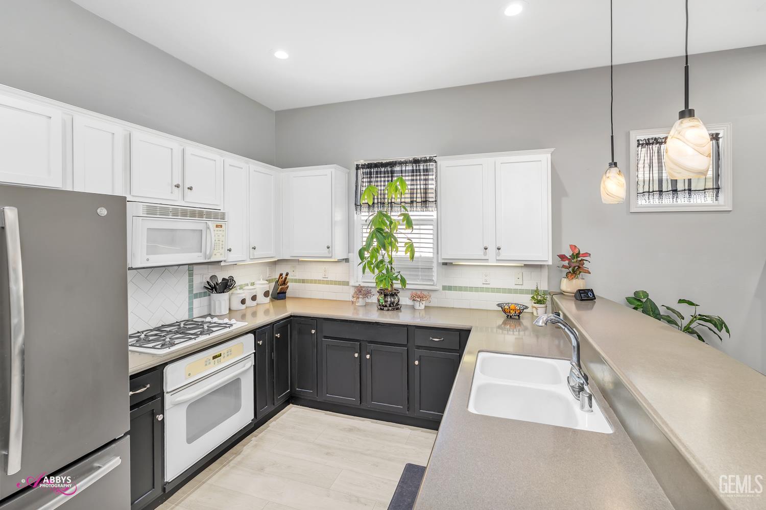 Undisclosed Address Bakersfield, CA 93306 - Photo 11 of 35