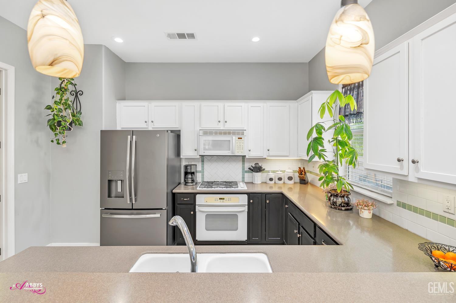 Undisclosed Address Bakersfield, CA 93306 - Photo 9 of 35