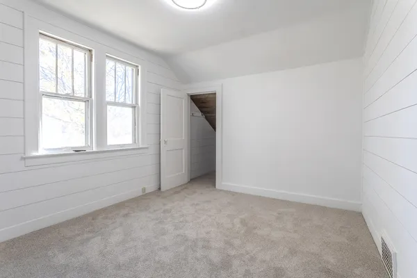 $264,900 | 307 Ridgewood Street Southeast, Grand Rapids, MI 49548