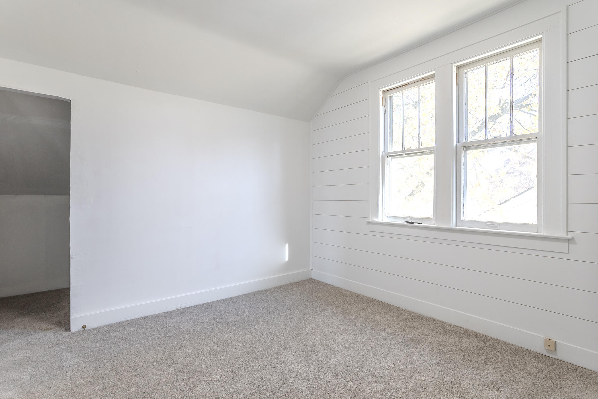 307 Ridgewood Street Southeast Grand Rapids, MI 49548 - Photo 12 of 26 307 Ridgewood St SE-14