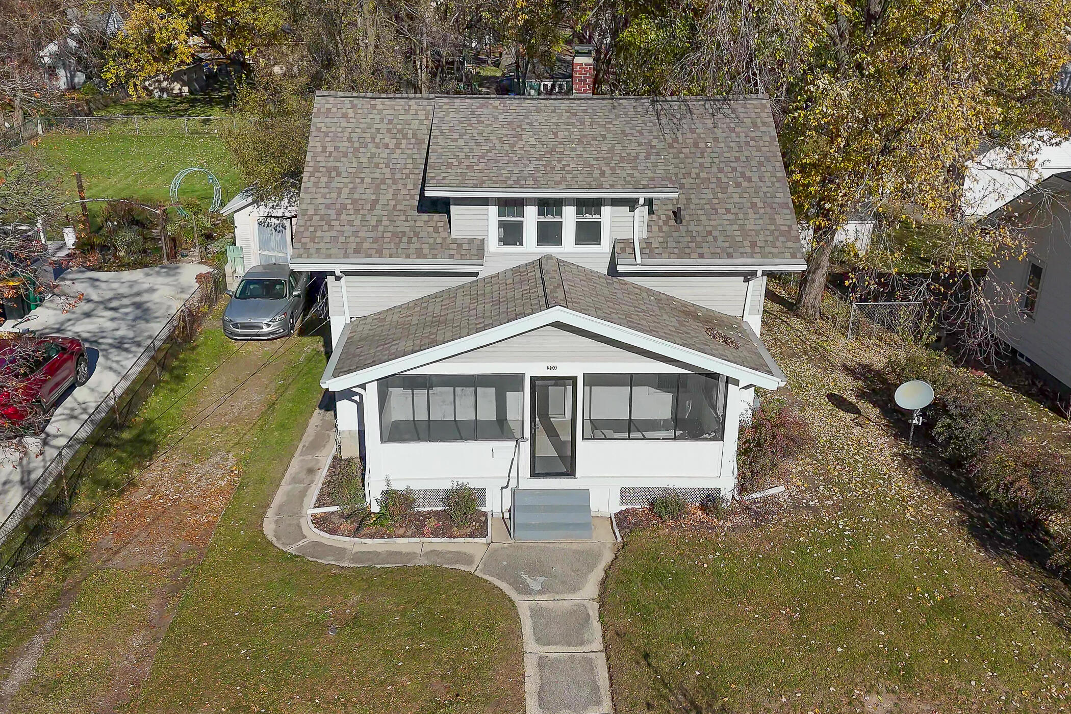 307 Ridgewood Street Southeast Grand Rapids, MI 49548 - Photo 3 of 26 307 Ridgewood St SE_1