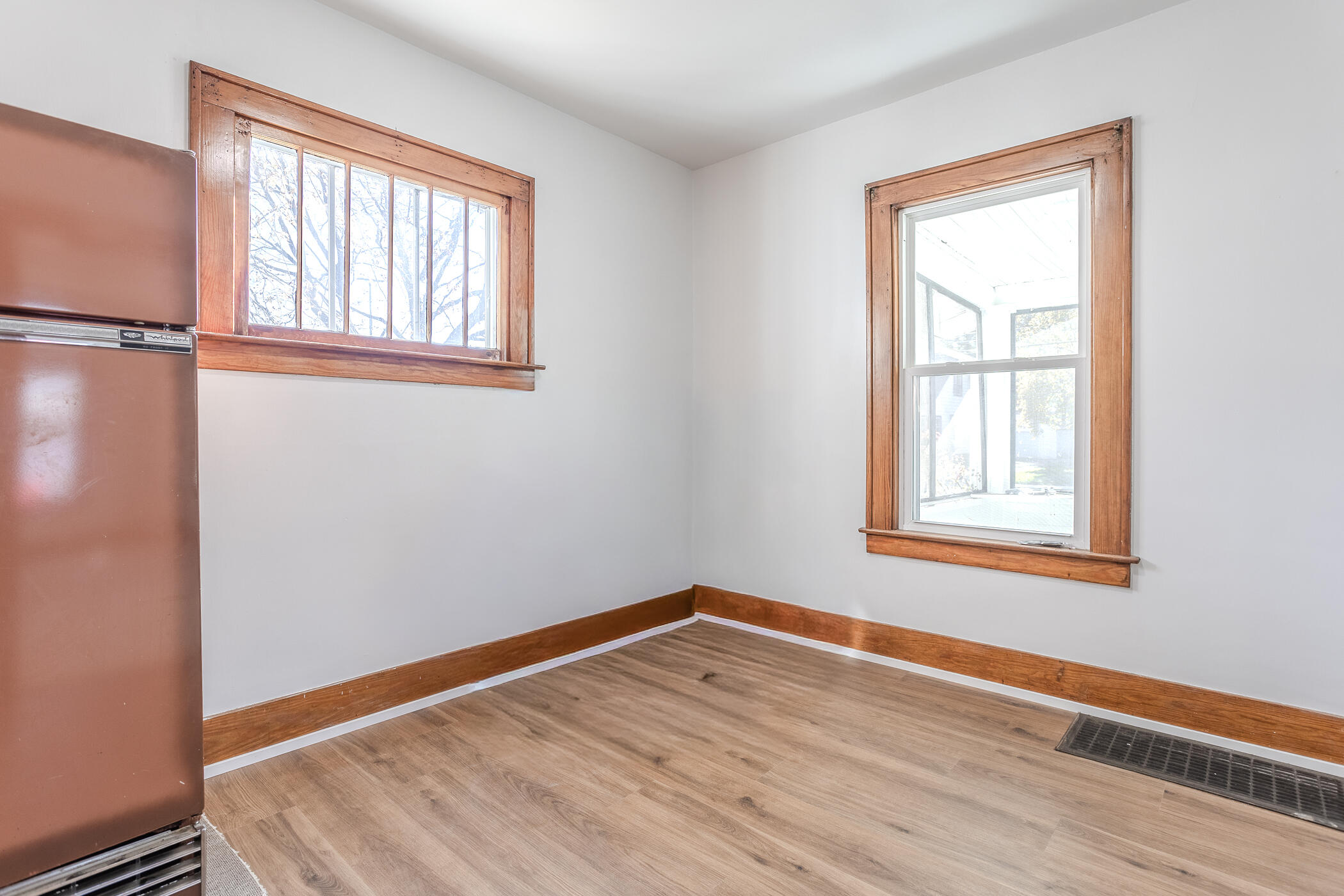 307 Ridgewood Street Southeast Grand Rapids, MI 49548 - Photo 7 of 26 307 Ridgewood St SE-7