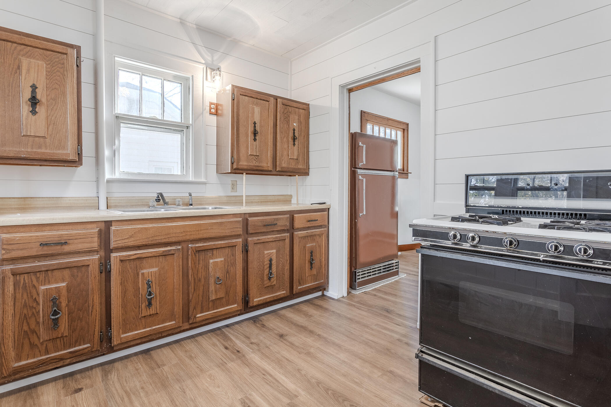 307 Ridgewood Street Southeast Grand Rapids, MI 49548 - Photo 8 of 26 307 Ridgewood St SE-12