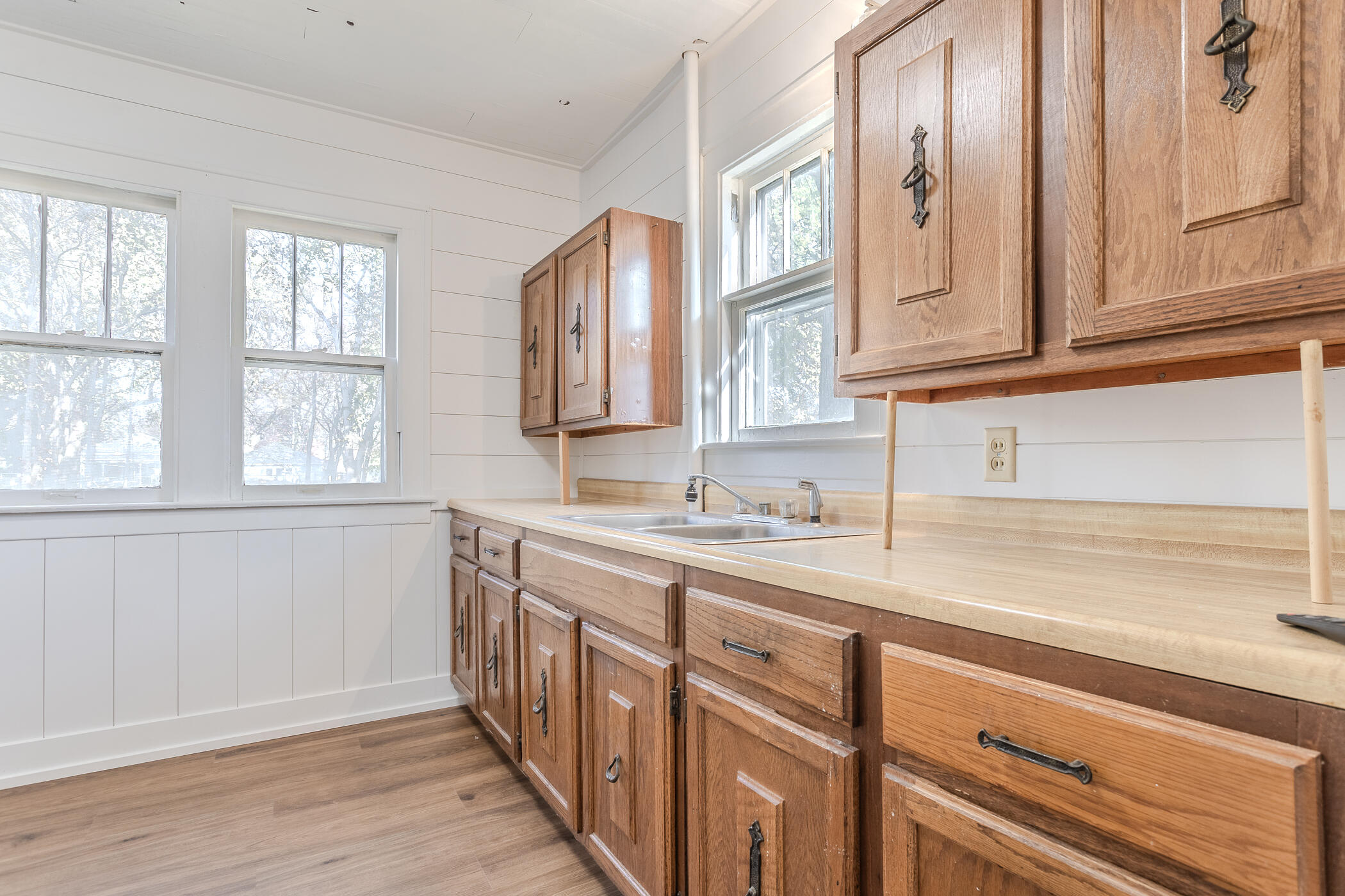 307 Ridgewood Street Southeast Grand Rapids, MI 49548 - Photo 9 of 26 307 Ridgewood St SE-11