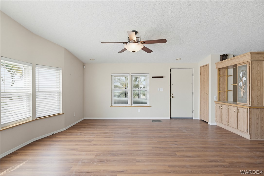 3393 Ridge View Avenue Bullhead City, AZ 86429 - Photo 28 of 45 Living Room
